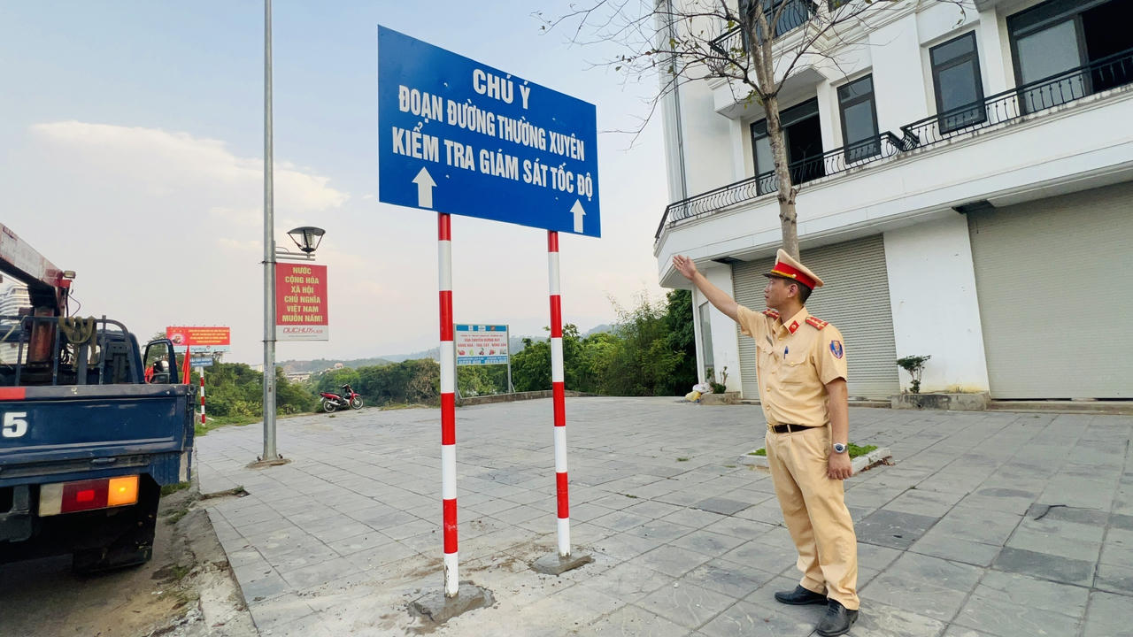 Bổ sung biển báo, biển chỉ dẫn giao thông tại TP Lào Cai