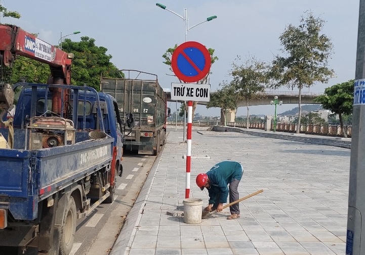 Bổ sung biển báo, biển chỉ dẫn giao thông tại TP Lào Cai