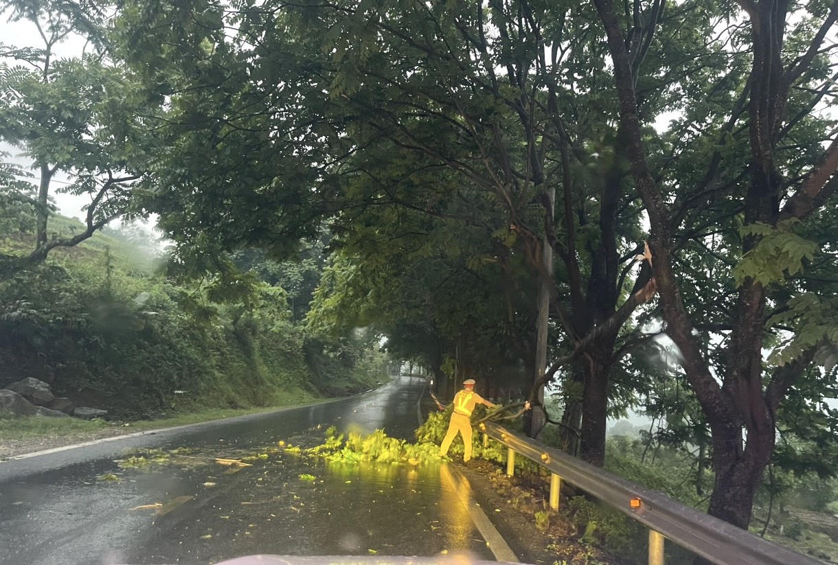 Đảm bảo an toàn trên các tuyến đường từ Lào Cai hướng về Điện Biên Phủ 