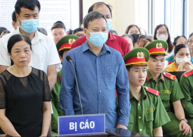 Gần 40 năm tù cho 16 bị cáo trong vụ án đưa và nhận hối lộ tại tỉnh Lai Châu