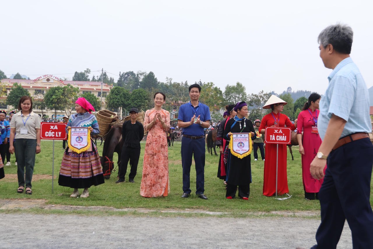 Sôi nổi Giải đua ngựa truyền thống huyện Bắc Hà mở rộng lần thứ 17