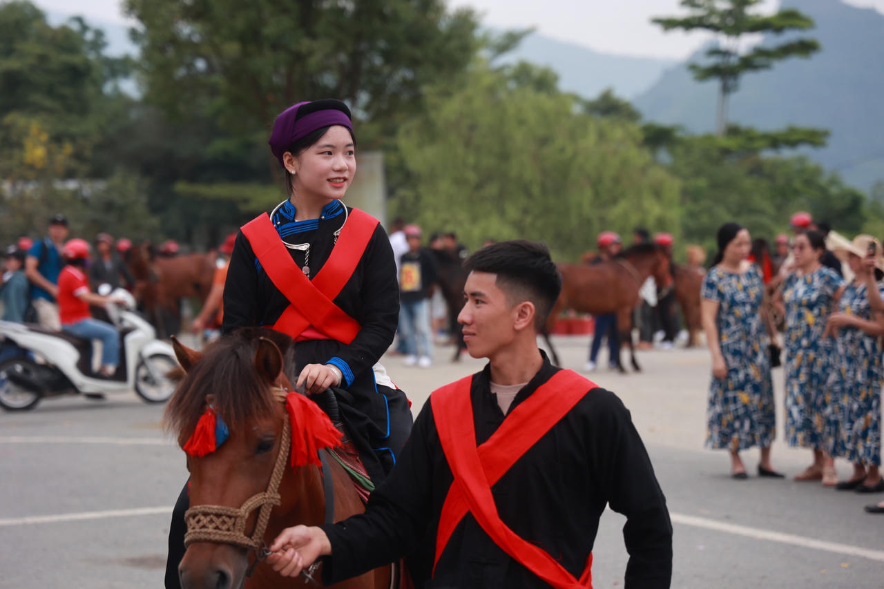 Sôi nổi Giải đua ngựa truyền thống huyện Bắc Hà mở rộng lần thứ 17