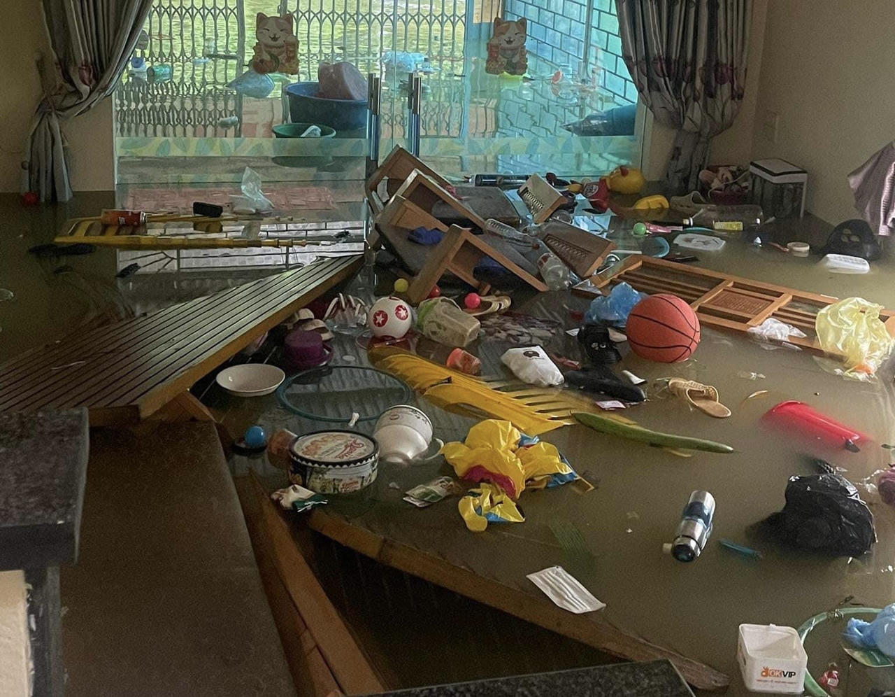 Mưa lớn kéo dài gây ngập úng, sạt lở, giao thông tê liệt nhiều nơi tại Hà Giang