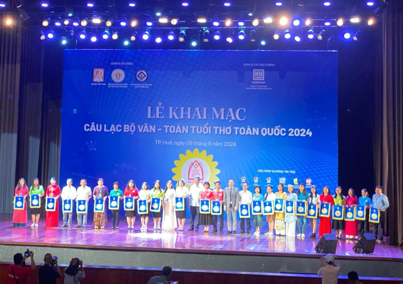 Trao hơn 300 giải cho học sinh tại cuộc thi Câu lạc bộ Văn – Toán tuổi thơ 2024