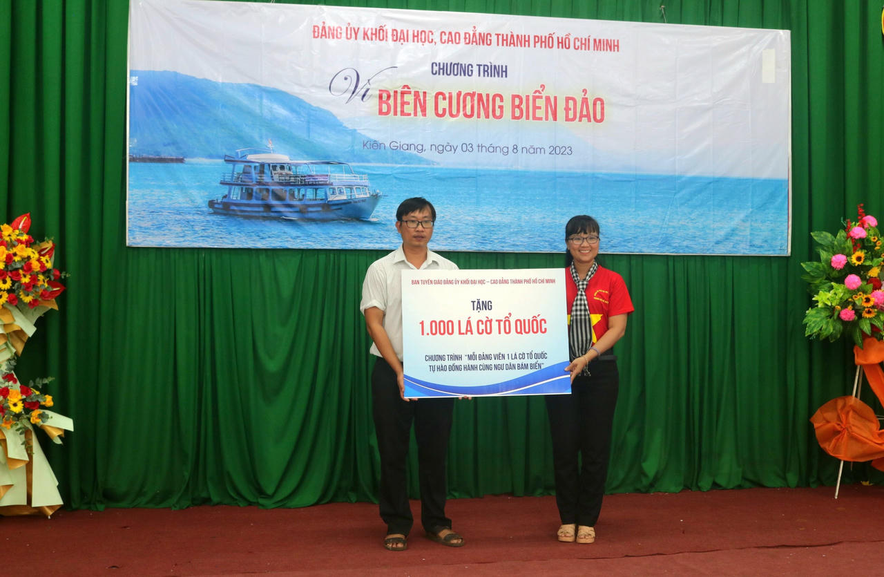 Đảng ủy Khối Đại học, Cao đẳng TP. HCM tổ chức các hoạt động “Vì biên cương biển đảo” 