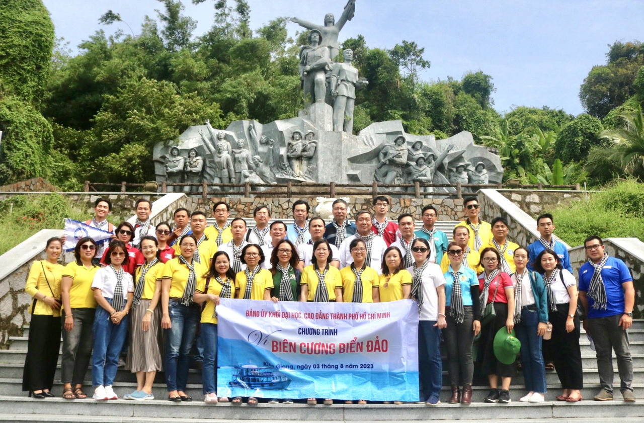 Đảng ủy Khối Đại học, Cao đẳng TP. HCM tổ chức các hoạt động “Vì biên cương biển đảo” 