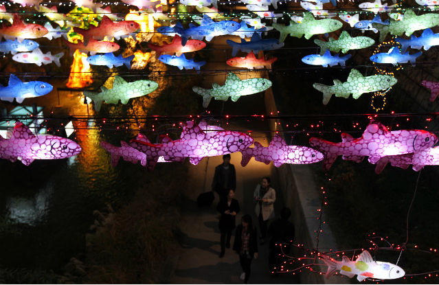 Lễ hội đèn lồng khổng lồ Việt Hàn tại Hà Nội