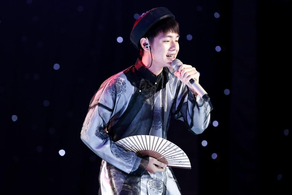 'Truyền nhân' Cao Bá Quát khiến 4 huấn luyện viên sửng sốt