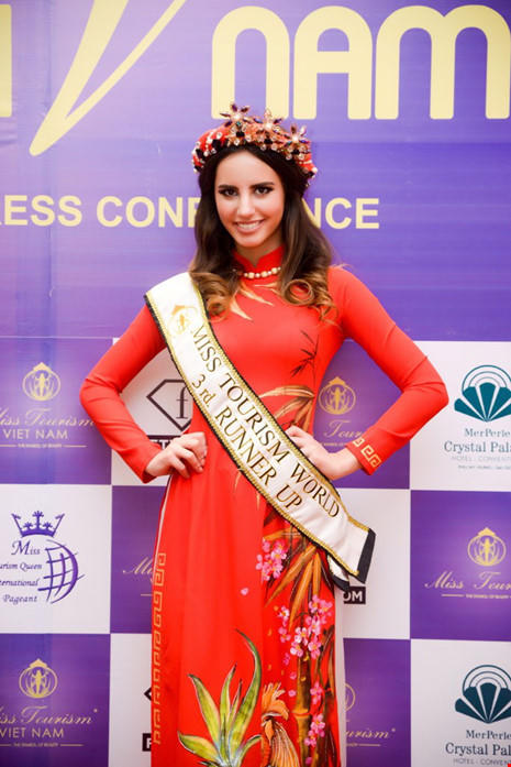 Hoa hậu du lịch thế giới khoe sắc tại Việt Nam