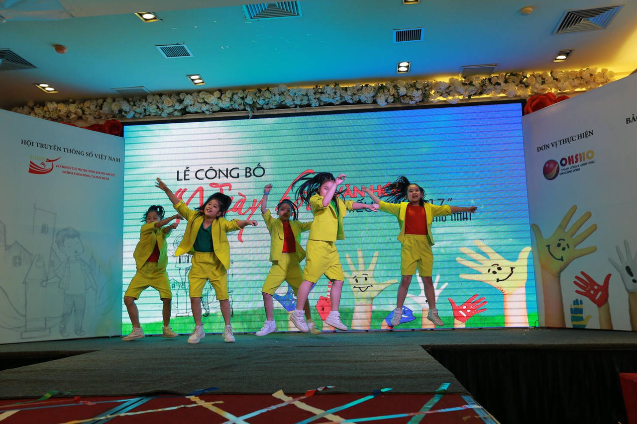 Lập kỉ lục con đường tranh tại Ngày hội văn hóa thiếu nhi