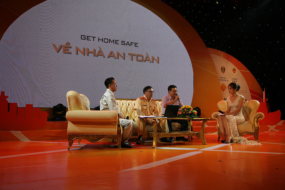 Hơn 3.000 người tham dự sự kiện 'Về nhà an toàn'