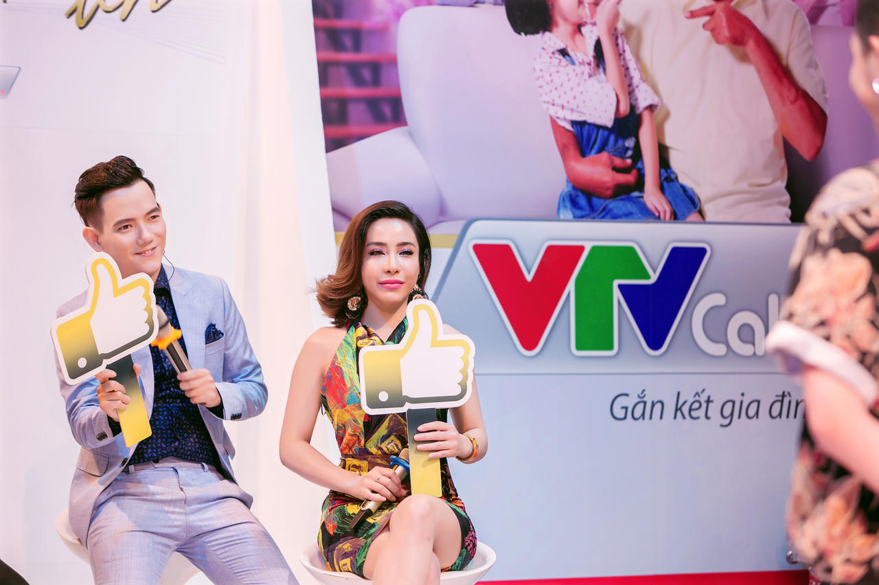 Á khôi doanh nhân 2015 Mai Diệu Linh ngồi 'ghế nóng' Hot Face