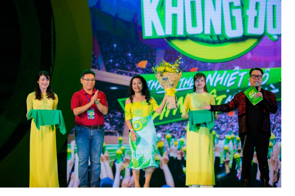 Các sao 'thiêu đốt' SVĐ Bách Khoa Hà Nội