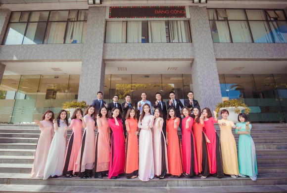  Hoa hậu Mỹ Linh rạng ngời trước khi tham dự Miss World 2017