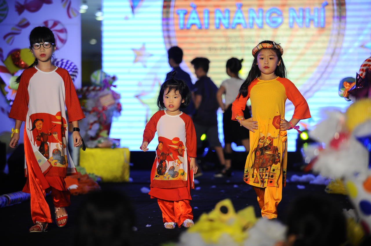 Hồng Quế giúp 150 nhóc tì 'Tỏa sáng tài năng nhí'