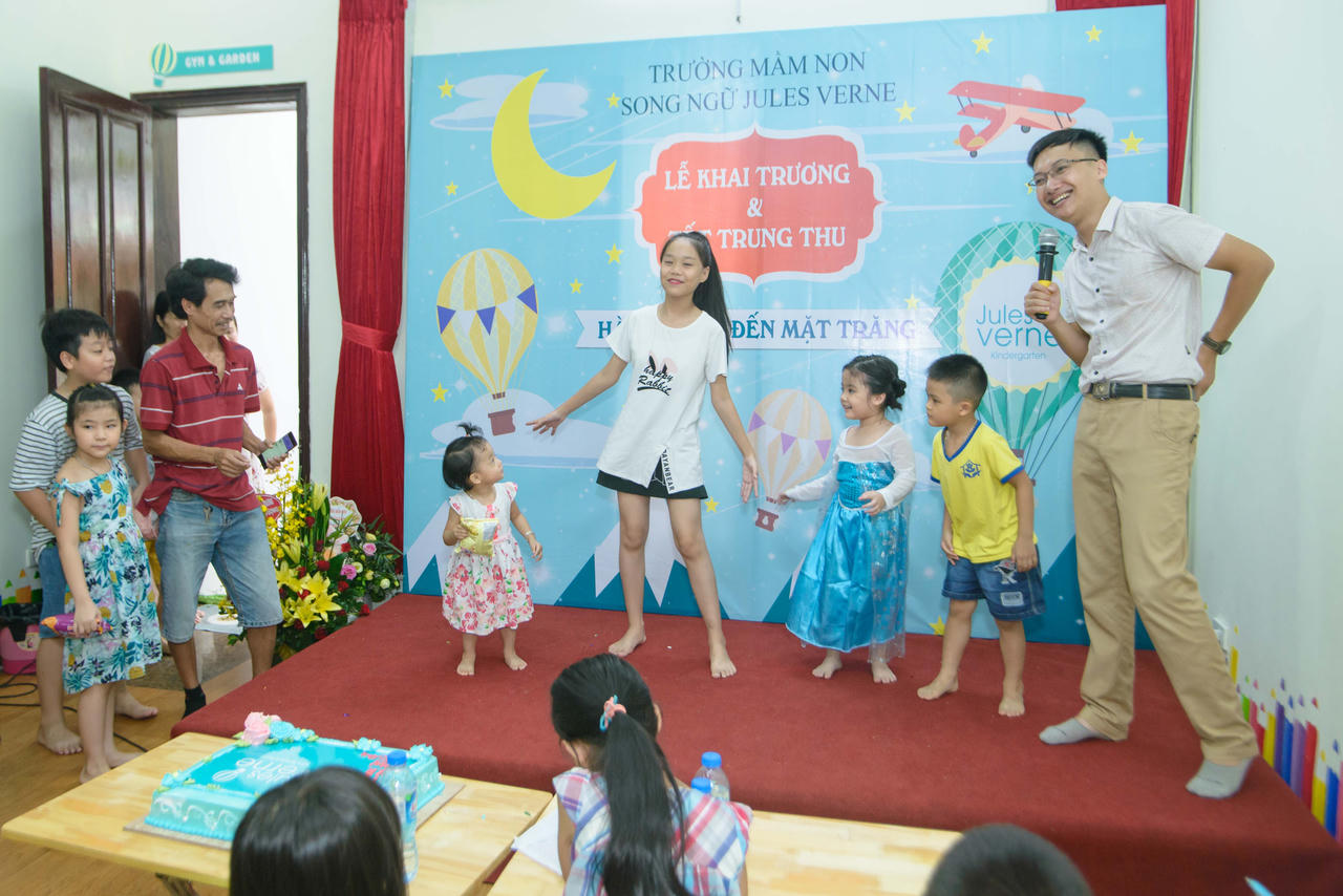  Diễn viên có “gương mặt đau khổ” hạnh phúc khi làm bố ở tuổi ngoài 50