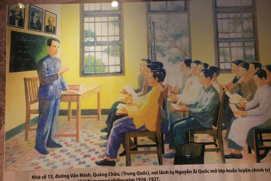  Trưng bày bảo vật quốc gia - cuốn “Đường kách mệnh”