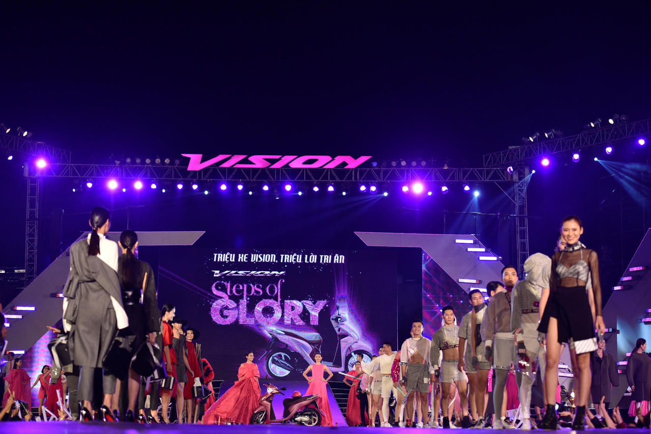 100 người đẹp và 12 'sao' sẽ “bùng nổ” tại Đại nhạc hội ngoài trời miễn phí