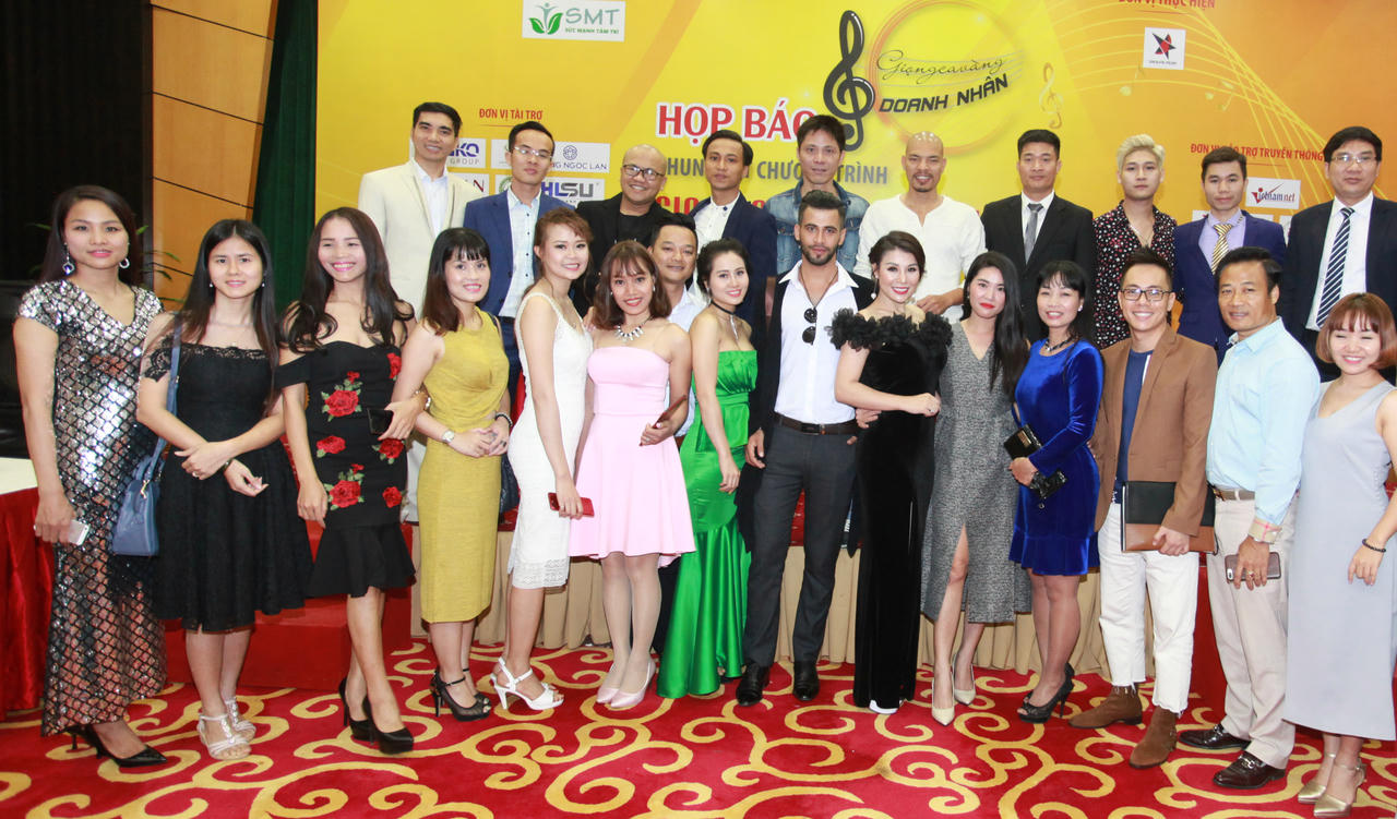  Giọng ca vàng doanh nhân tranh tài