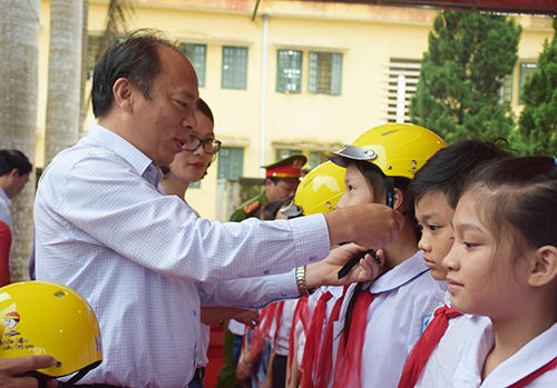 Giúp giảm nỗi lo về hiểm họa từ... mũ bảo hiểm