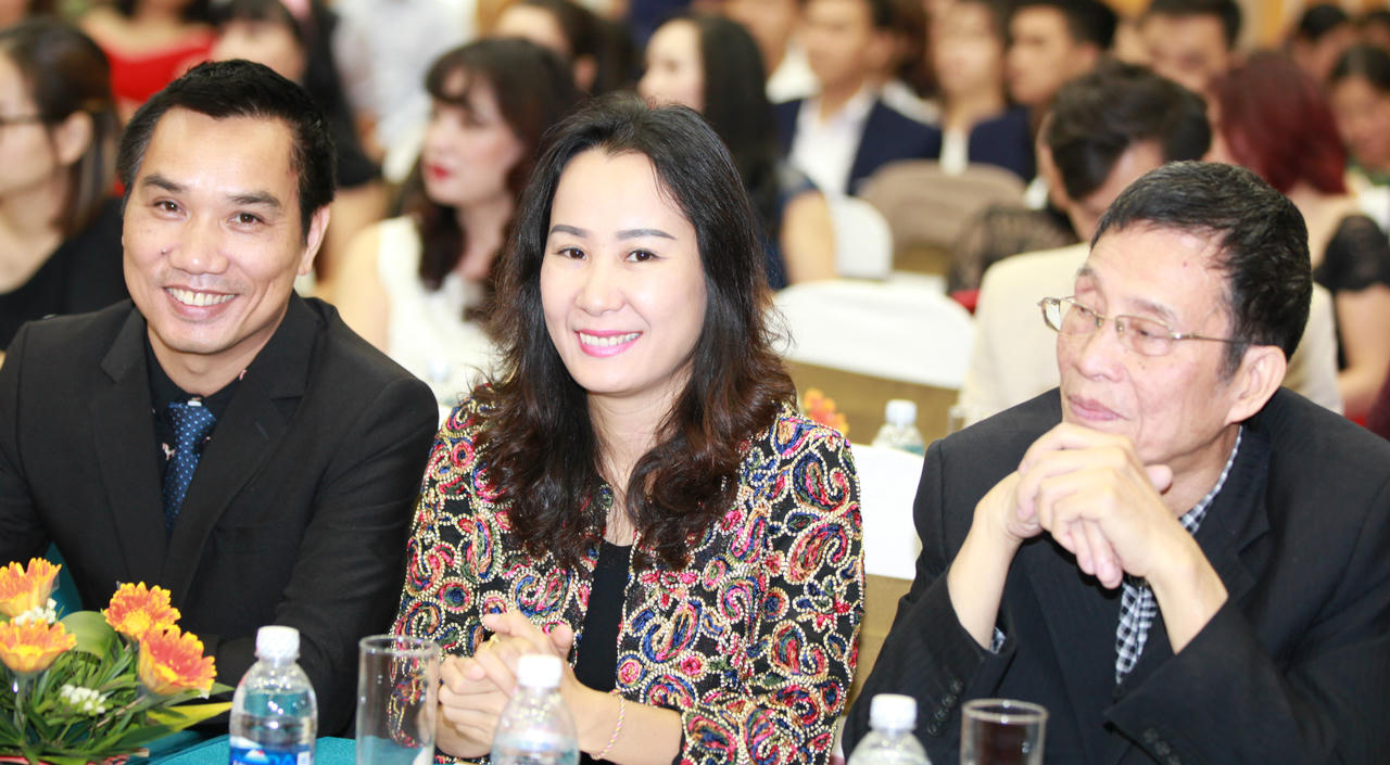  Giọng ca vàng doanh nhân tranh tài