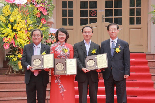 Khai trương Thư viện Văn hóa Thiếu nhi Việt Nam.