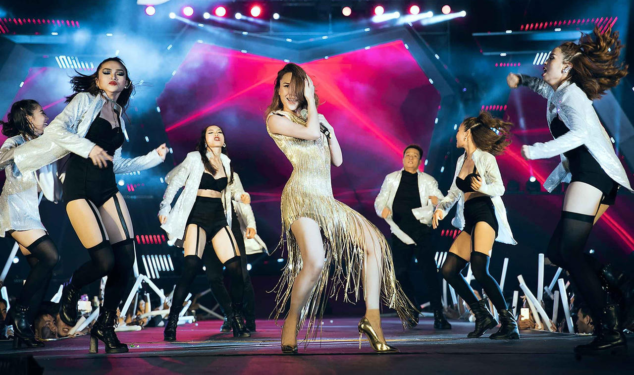 Mỹ Tâm, Sơn Tùng M-TP, Isaac bùng nổ tại “Food Fest 2017”