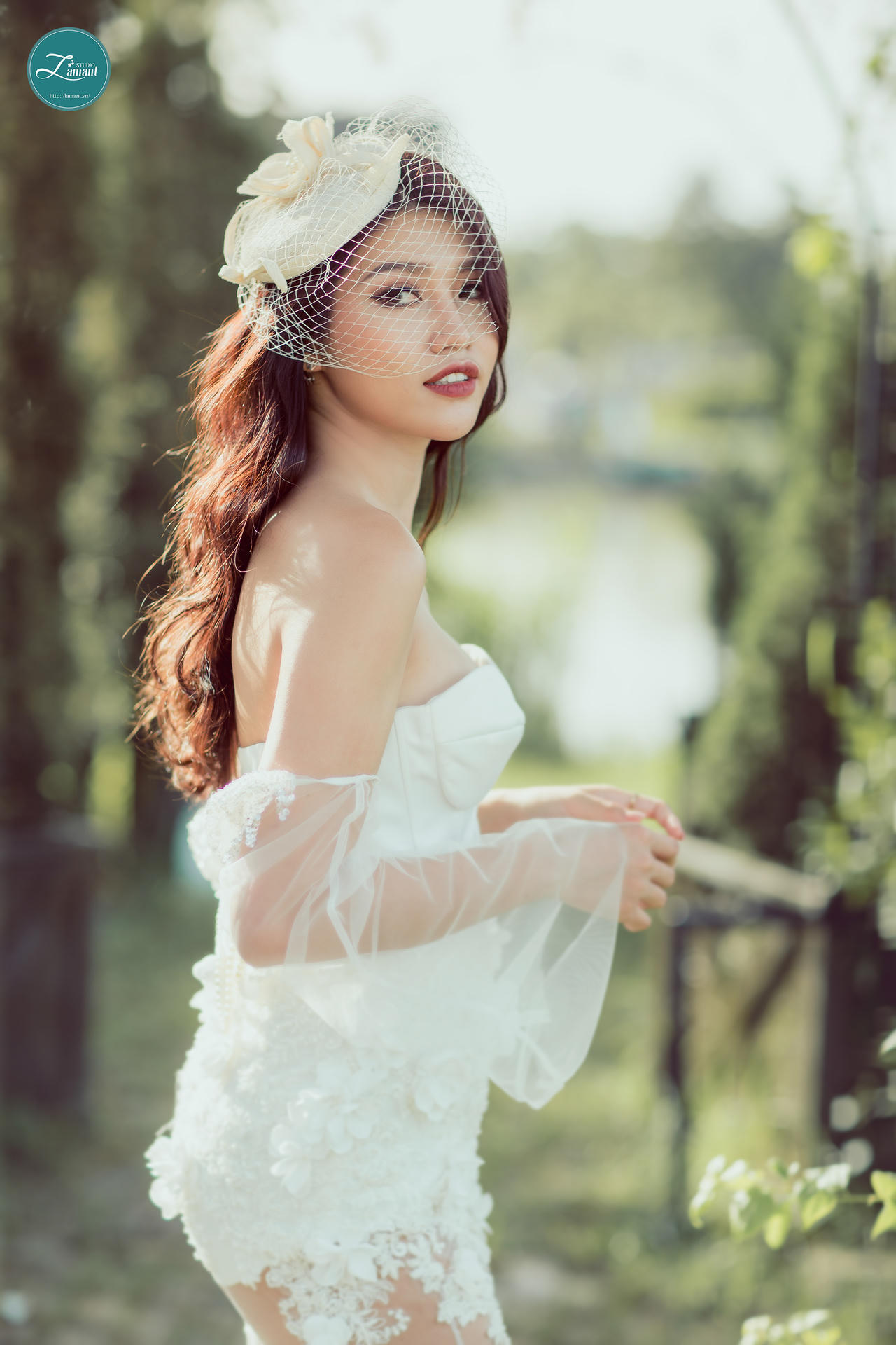 Lucky model' Quỳnh Châu lộng lẫy trong khung cảnh đầy thơ mộng