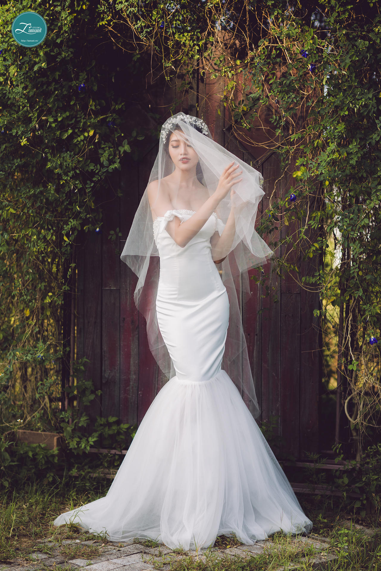 Lucky model' Quỳnh Châu lộng lẫy trong khung cảnh đầy thơ mộng