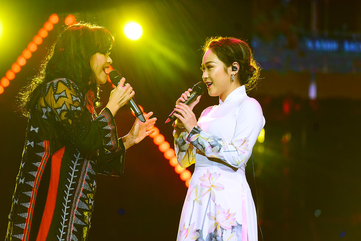 Hai cặp song ca “mẹ- con” Diva hòa giọng trong “Daikin- Giai điệu vàng”