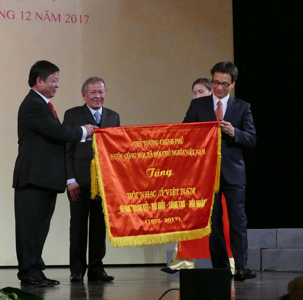 Phó Thủ tướng Vũ Ðức Ðam biểu dương thành tích các thế hệ nhạc sĩ