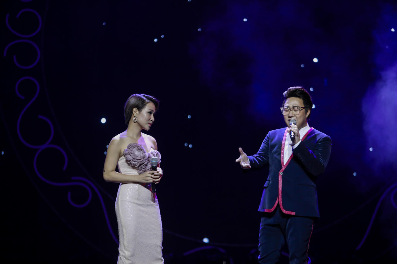  Bằng Kiều- Trung Quân Idol cùng “Thương nhau ngày mưa“