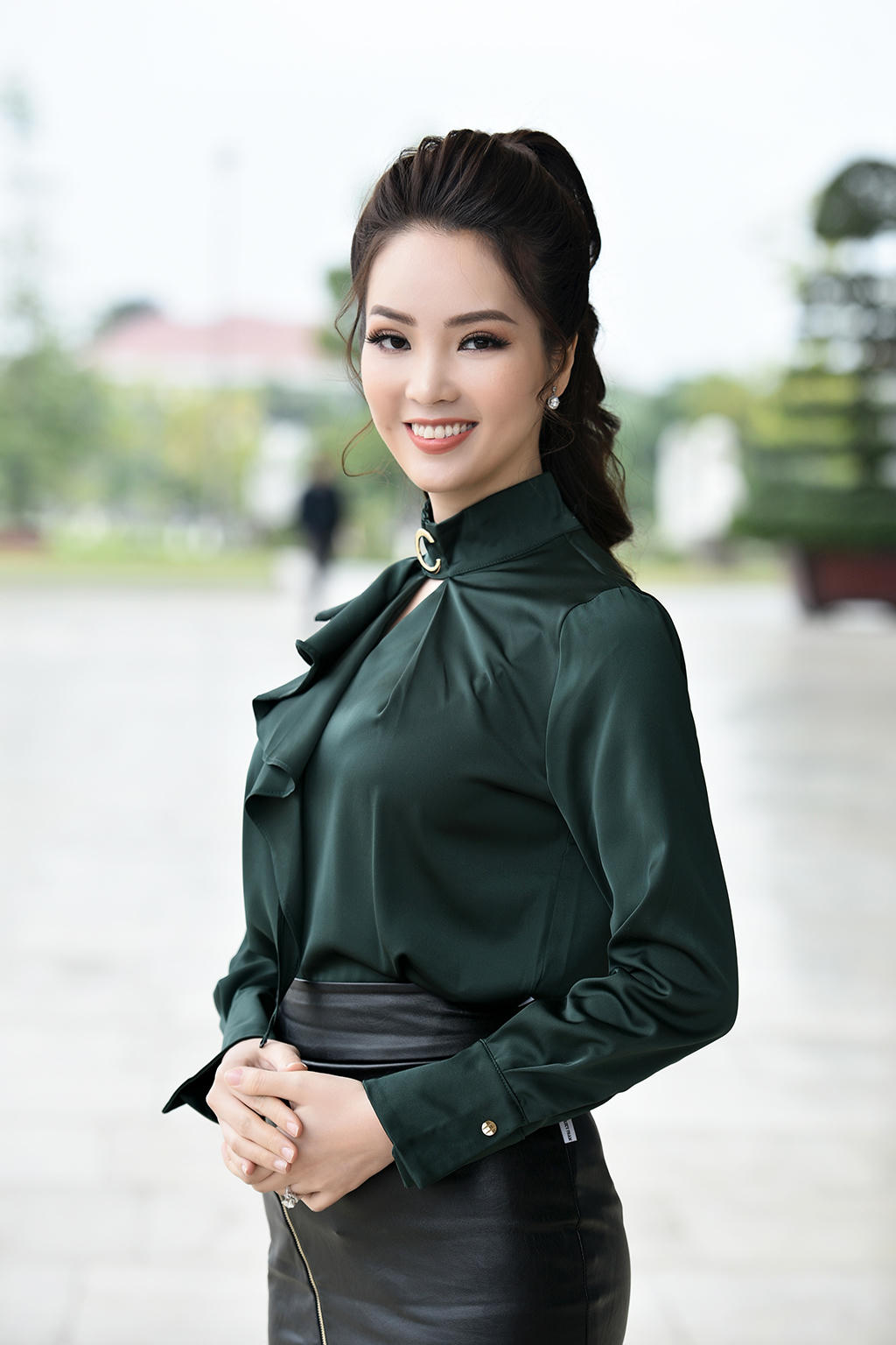 Á hậu Thụy Vân ham học, Nhà thiết kế Hoài Nam kể chuyện vỡ nợ