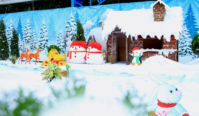 Lễ hội 'Vui Giáng sinh – Chào năm mới 2017' tại Công viên Hồ Tây