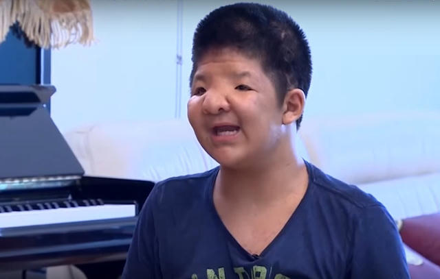 Con trai nghệ sĩ Quốc Tuấn nhận học bổng Toyota