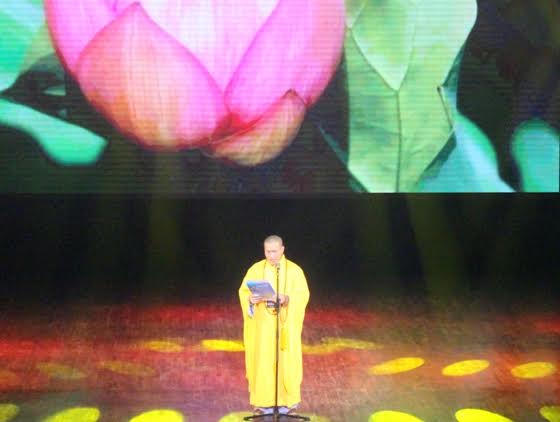 Các nghệ sĩ hát nhạc Phật giáo đầy xúc cảm