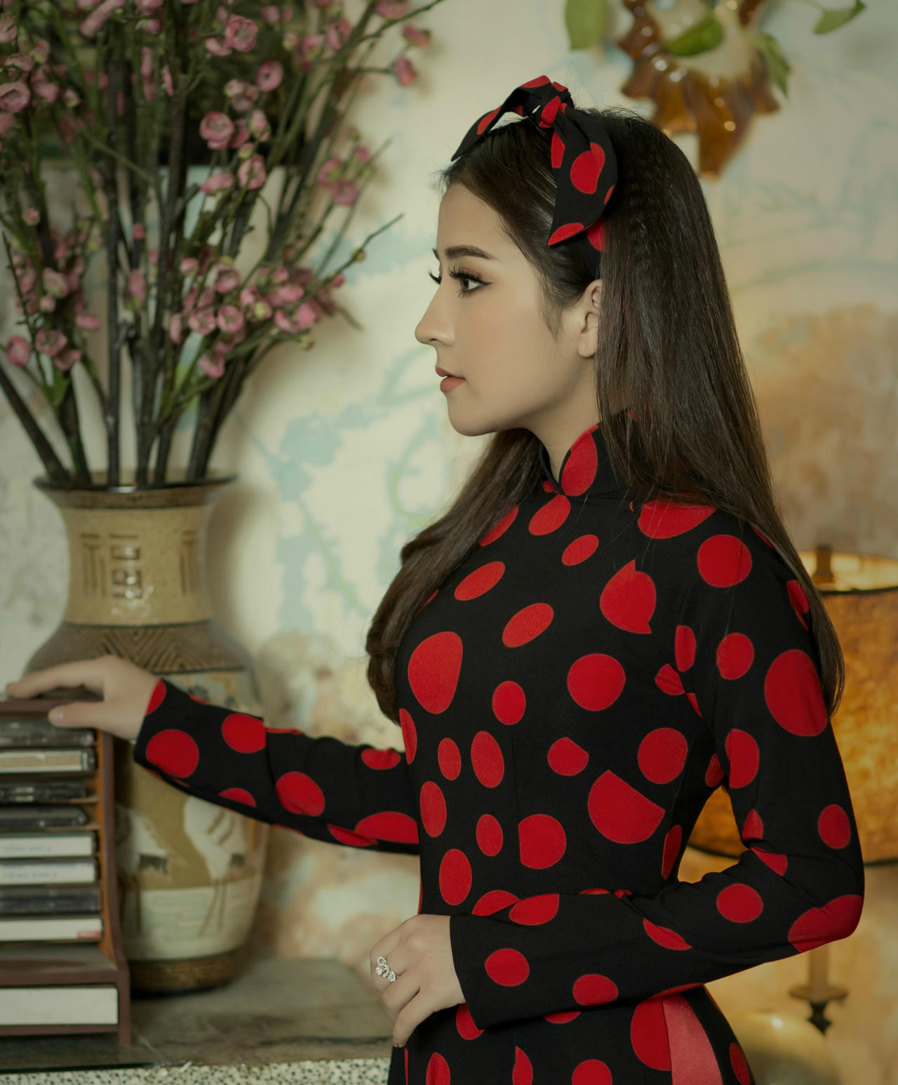 'Hotgirl ví dặm' Phan Ngọc Ánh hóa thân 'Cô Ba Sài Gòn'