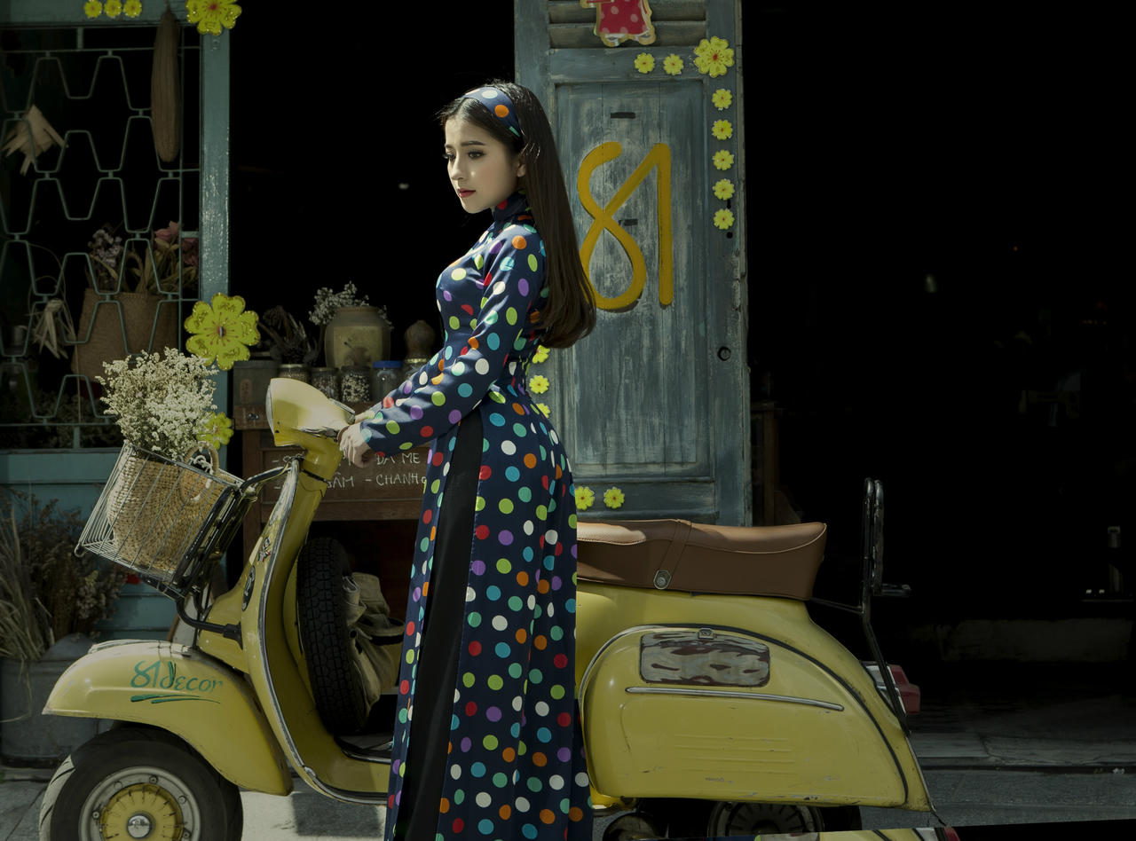 'Hotgirl ví dặm' Phan Ngọc Ánh hóa thân 'Cô Ba Sài Gòn'