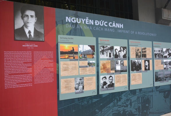 Trưng bày chuyên đề “Sáng mãi niềm tin”