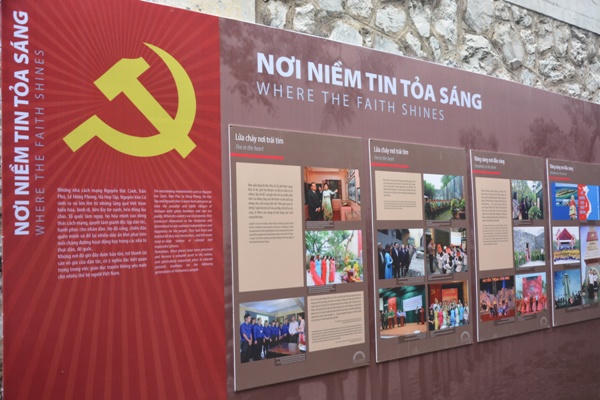 Trưng bày chuyên đề “Sáng mãi niềm tin”