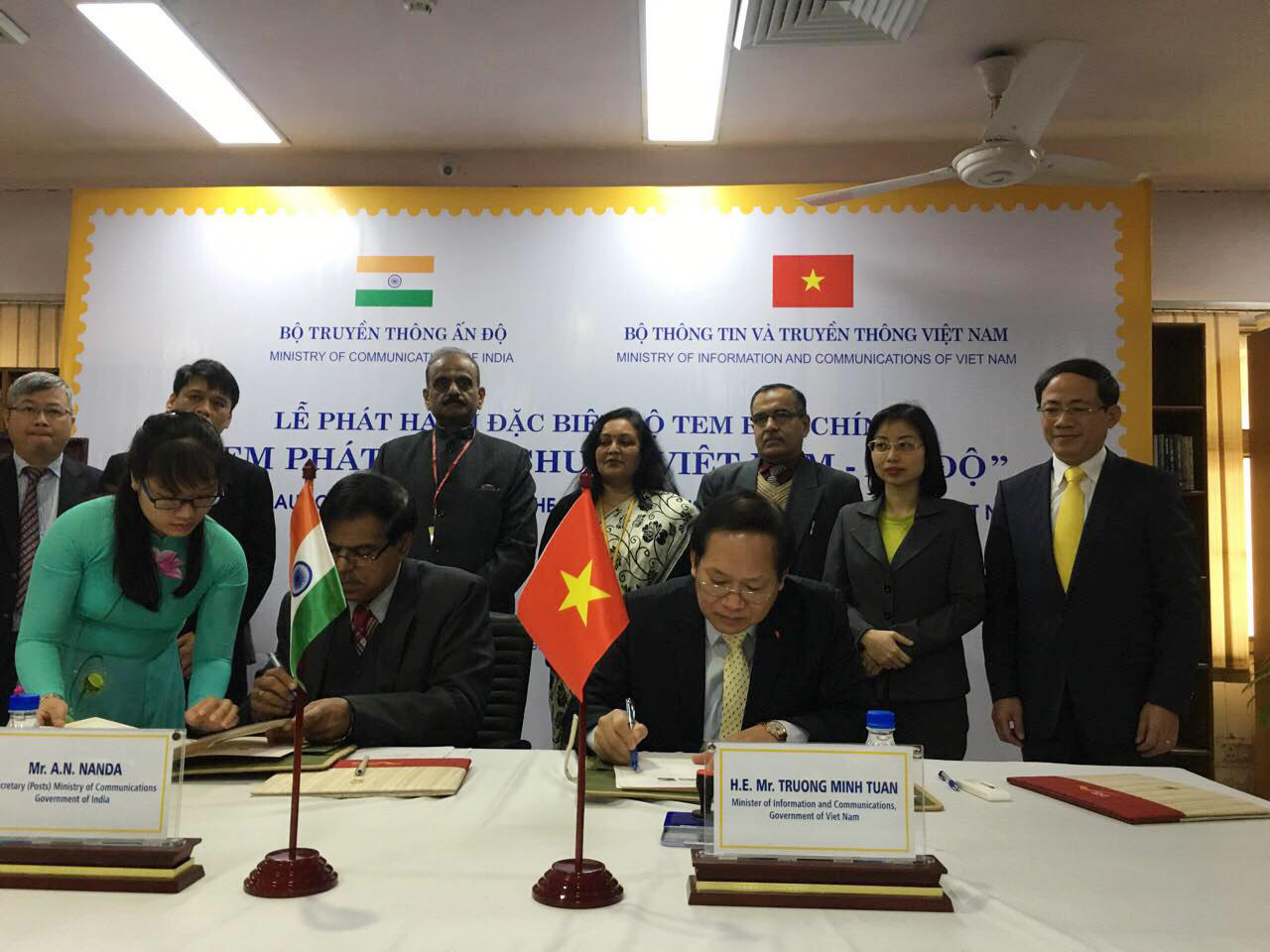 Tem phát hành chung Việt Nam - Ấn Độ