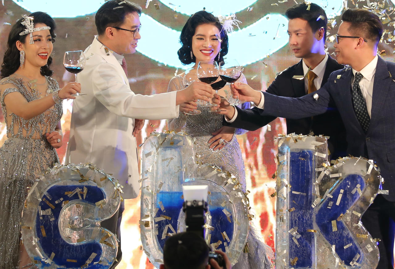  Hoa hậu Mai Phương Thúy chia sẻ hạnh phúc bên bạn trai