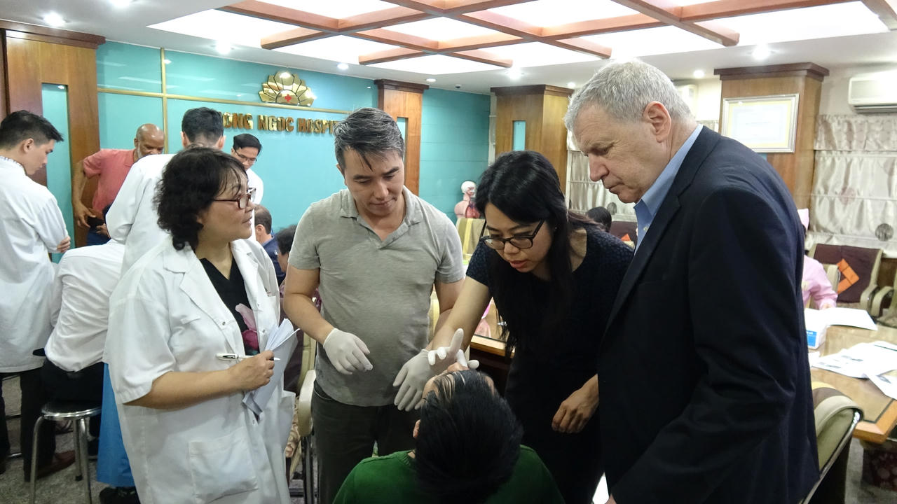 50  trẻ em nghèo dị tật được phẫu thuật miễn phí