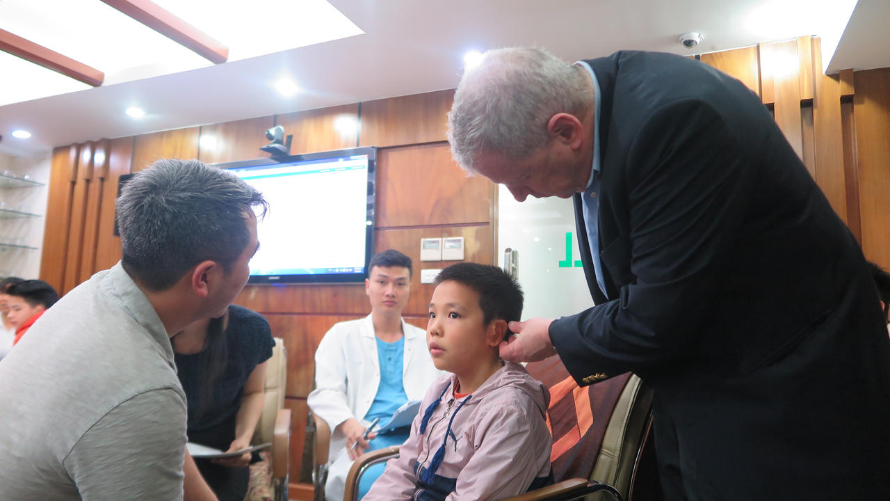 50  trẻ em nghèo dị tật được phẫu thuật miễn phí