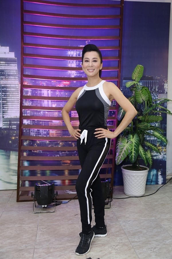 MC Nguyễn Cao Kỳ Duyên 7 tháng mới có bằng... lái mô - tô