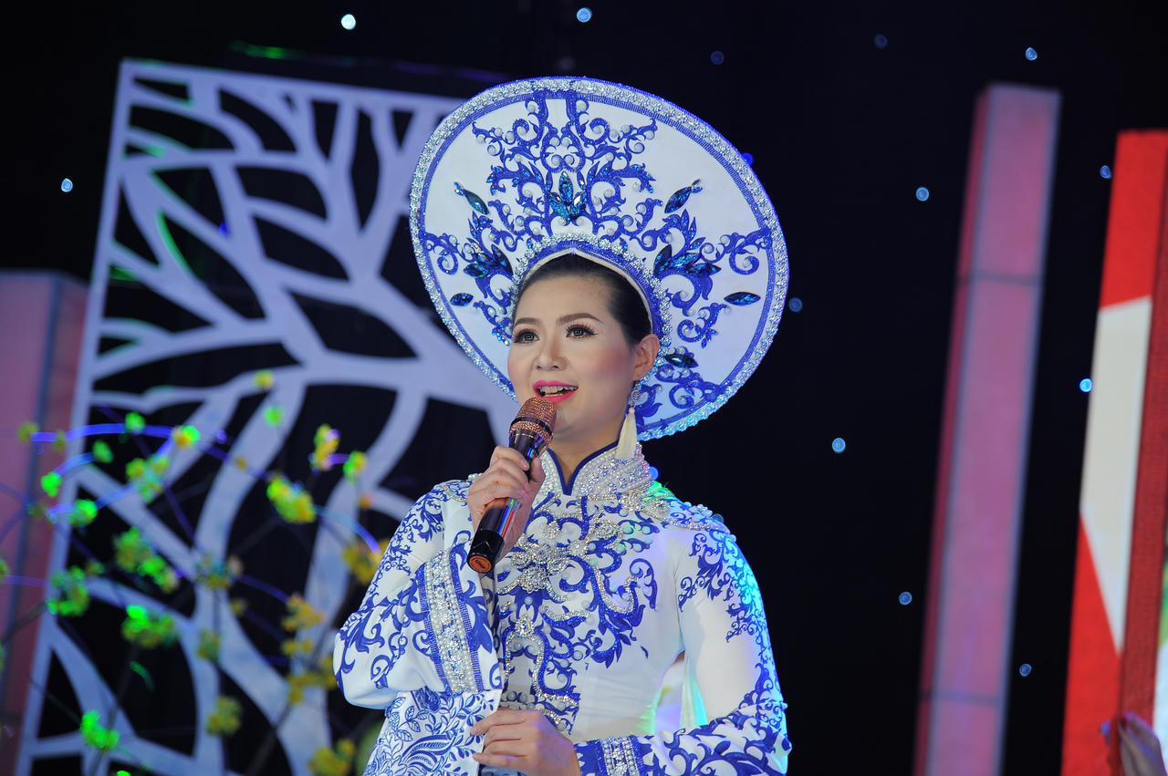 'Búp bê 8x' Triệu Trang bật mí về 2 'đại gia' đời mình