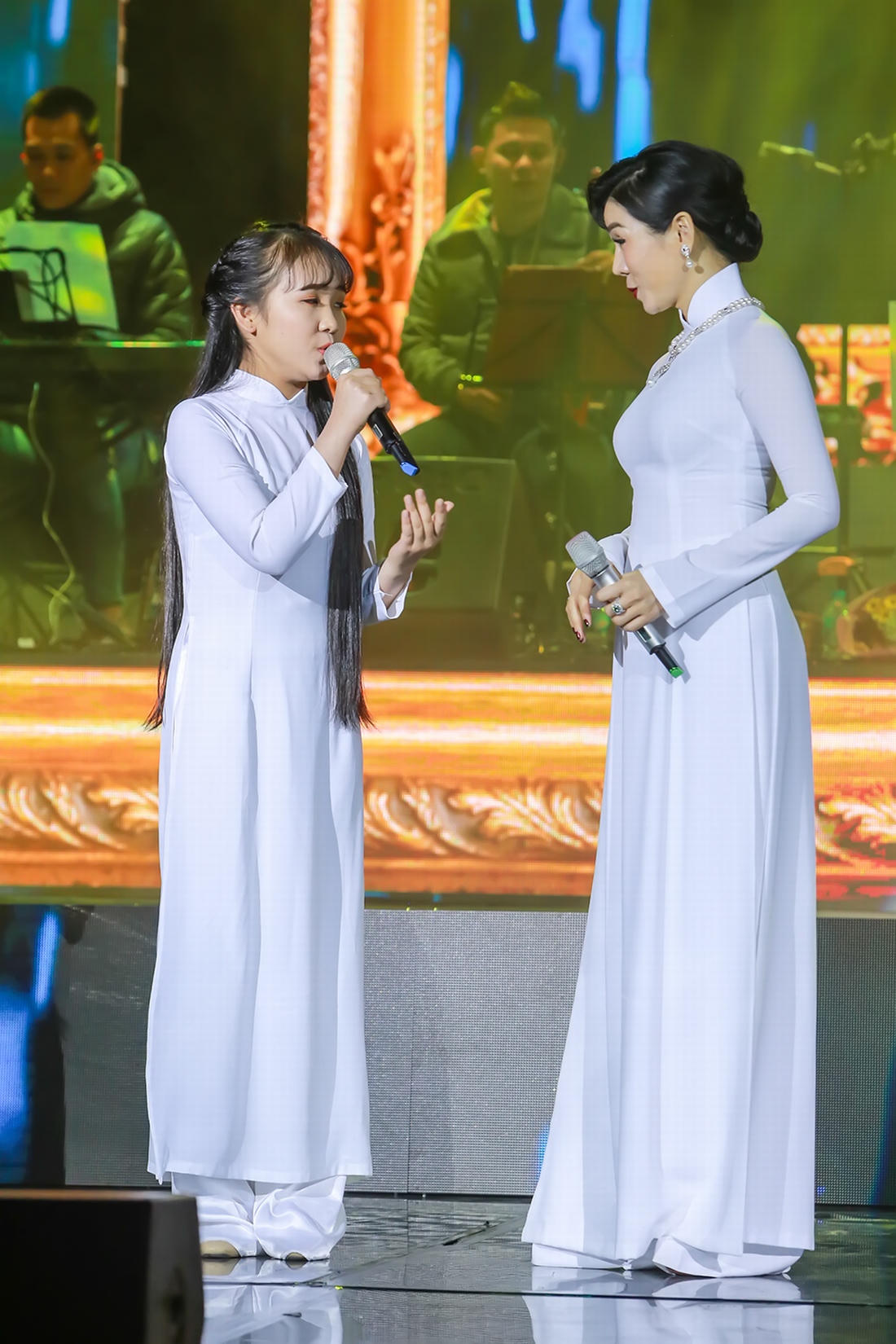 Sau lần hát nhạc Trịnh gây tranh cãi, Lệ Quyên trở lại bolero