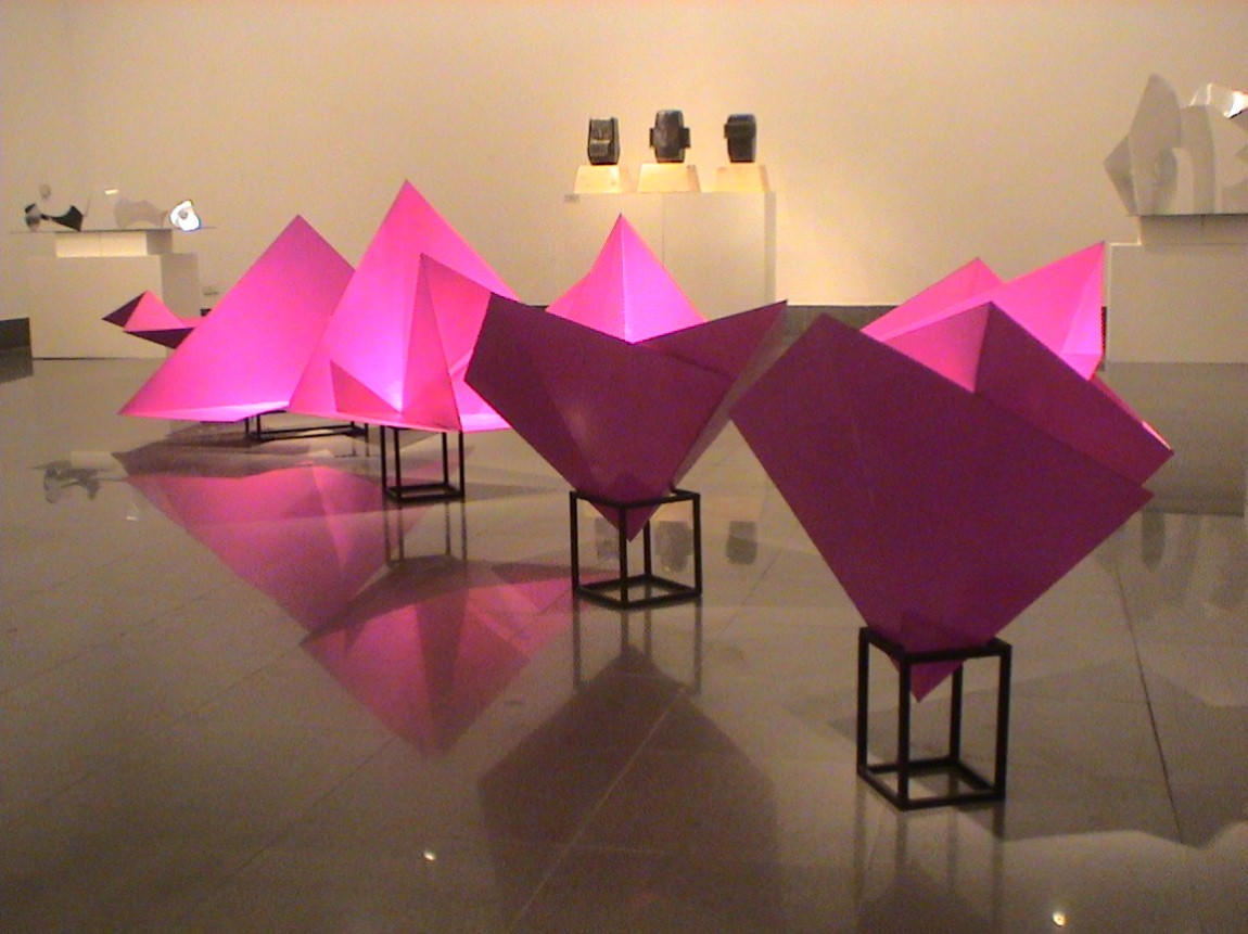 Trưng bày hơn 10 tác phẩm điêu khắc của Lê Thị Hiền