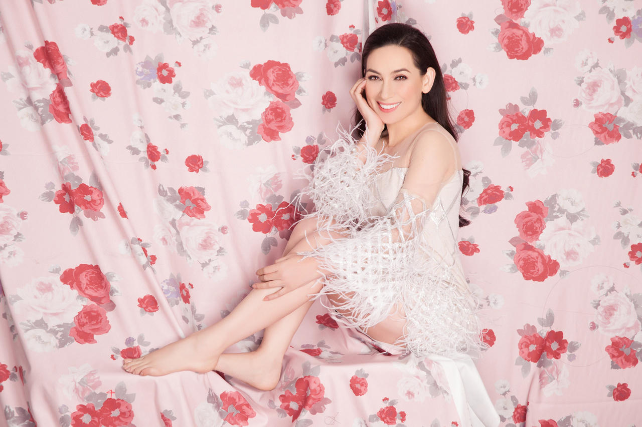 Phi Nhung: 'Tôi không là con rối của người lắm tiền nhiều của'