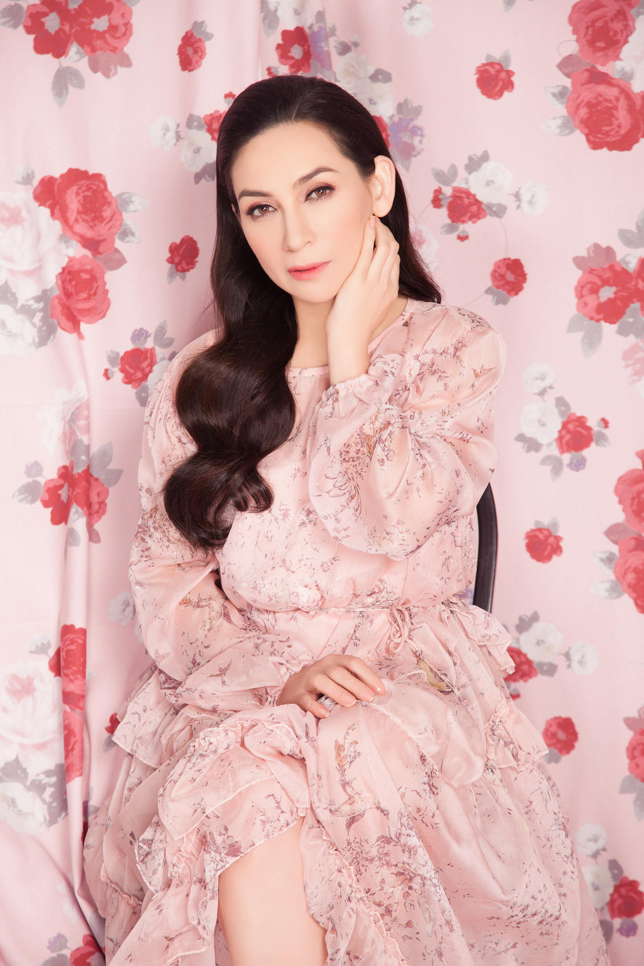 Phi Nhung: 'Tôi không là con rối của người lắm tiền nhiều của'